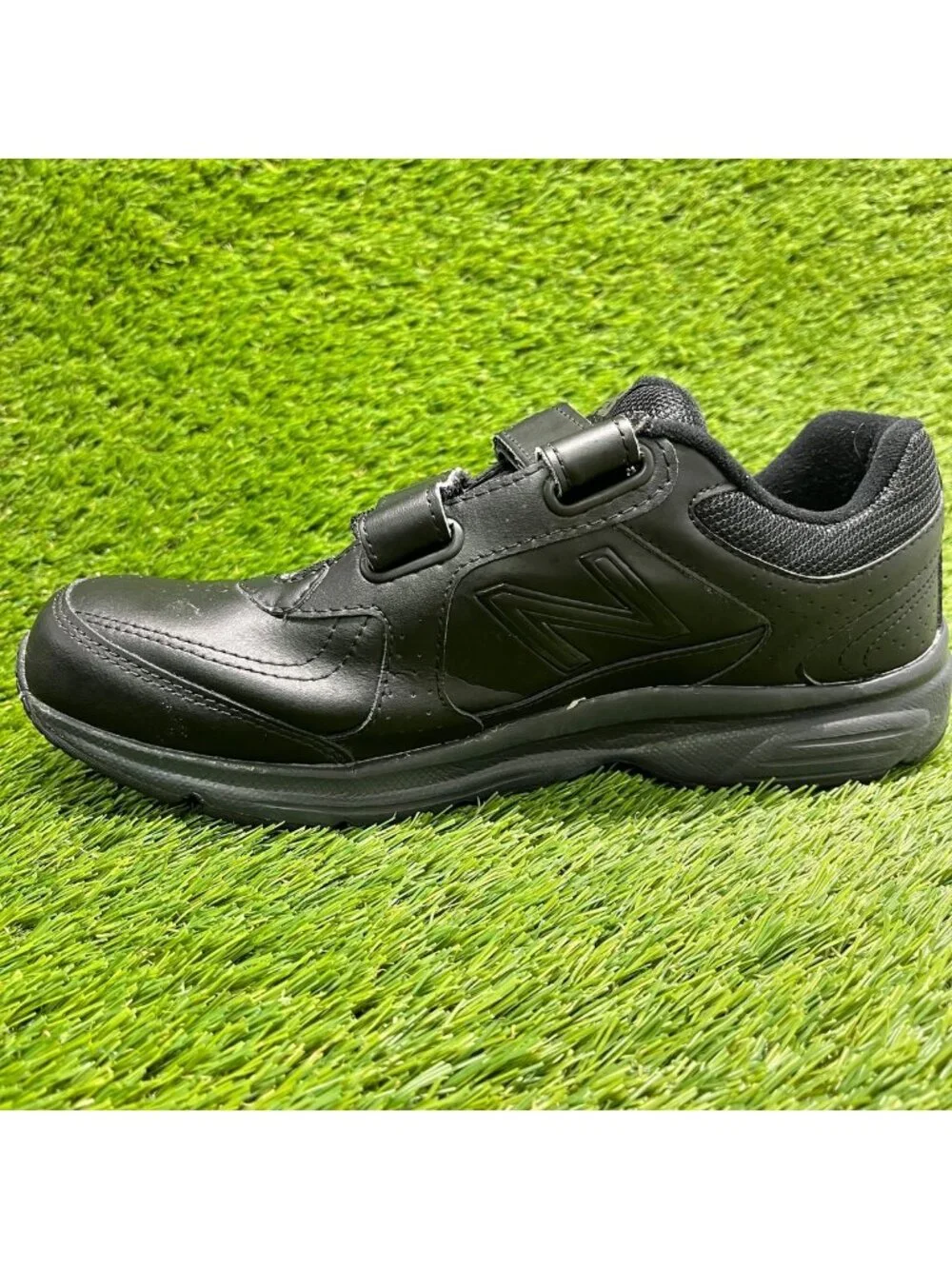 New Balance 411 Mens Size 9 Triple Black Athletic Hook & Loop Shoes Sneakers